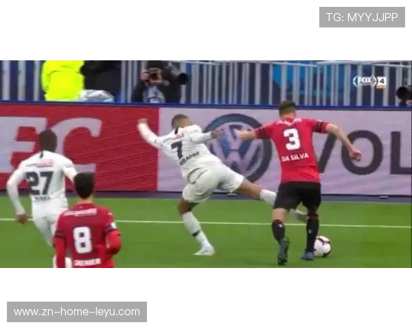 布伦特福德追逐法甲禁区巨兽：干扰、突破与荣耀的激烈角逐