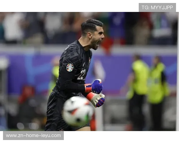 迪奥戈·科斯塔在对阵斯洛文尼亚的比赛中扑出三粒点球,创欧洲杯纪录。